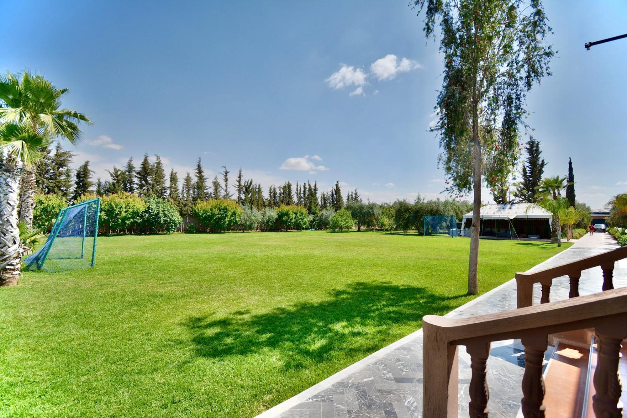 Ferme De Vacances Avec Une Grande Villa A Marrakech Marrakesh Exterior photo