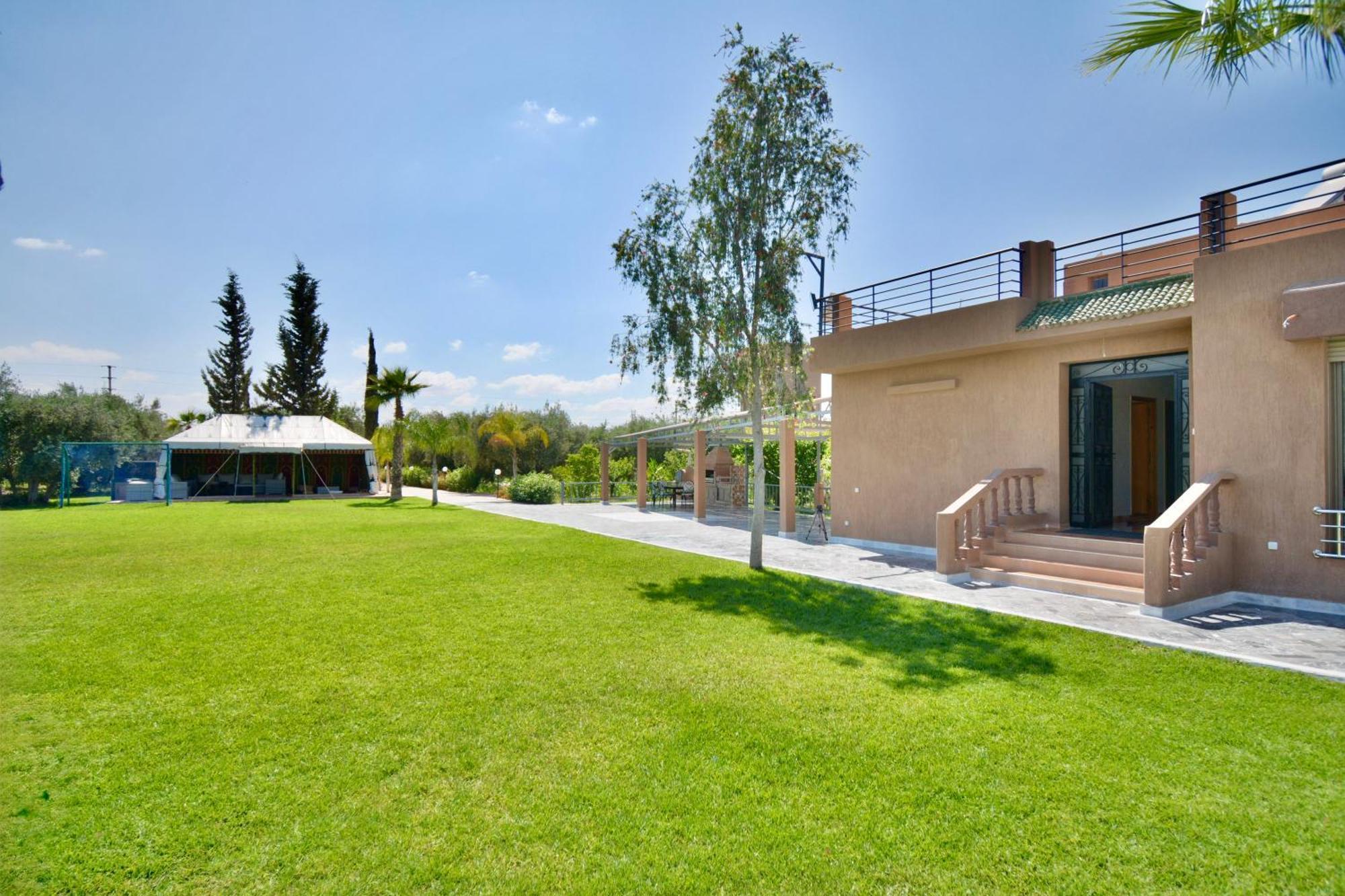 Ferme De Vacances Avec Une Grande Villa A Marrakech Marrakesh Exterior photo