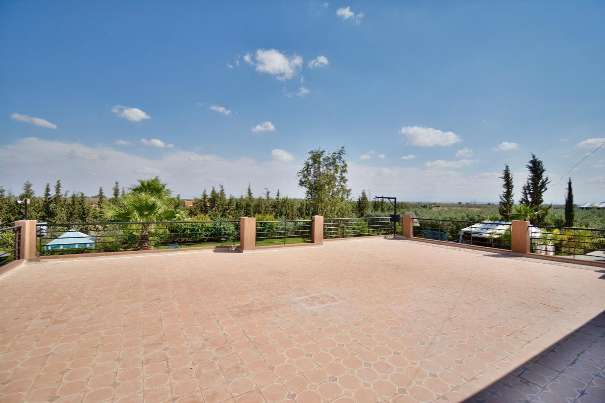 Ferme De Vacances Avec Une Grande Villa A Marrakech Marrakesh Exterior photo