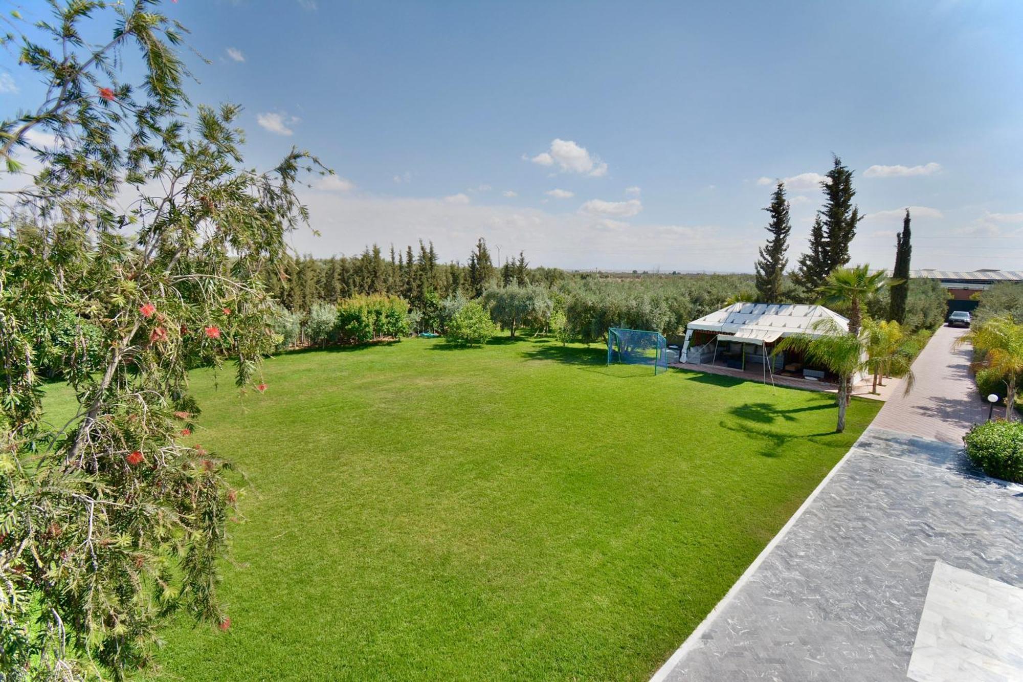 Ferme De Vacances Avec Une Grande Villa A Marrakech Marrakesh Exterior photo